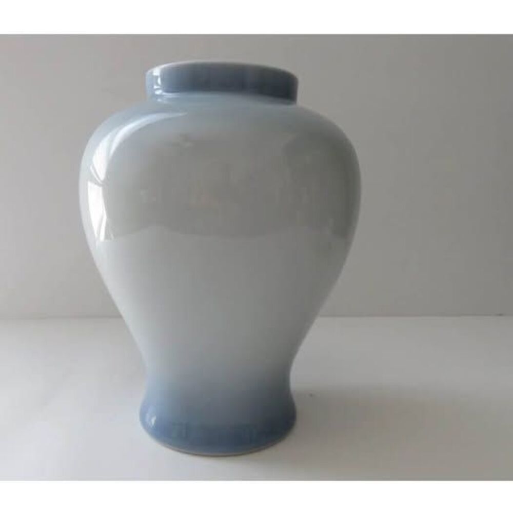 Shaddy Mino China JGI Vase Floral Design with Gold Decor Made in Japan
If the p - Picture 4 of 6
